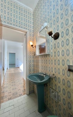 Casa à venda com 328m², 3 quartos e 2 vagas Casa à venda com 328m², 3 quartos e 2 vagasBanheiro
