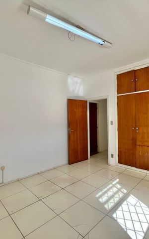 Casa à venda com 328m², 3 quartos e 2 vagas Casa à venda com 328m², 3 quartos e 2 vagasQuarto 2
