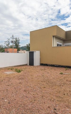 Casa de condomínio à venda com 120m², 3 quartos e 2 vagasQuintal