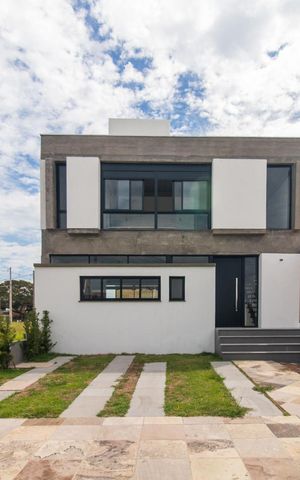 Casa de condomínio à venda com 120m², 3 quartos e 2 vagasFachada
