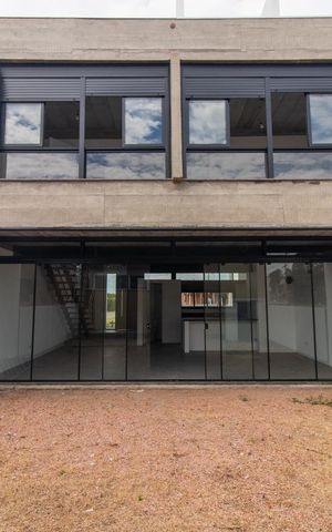 Casa de condomínio à venda com 120m², 3 quartos e 2 vagasQuintal