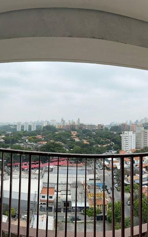 Apartamento à venda com 164m², 3 quartos e 3 vagas Apartamento à venda com 164m², 3 quartos e 3 vagasVaranda