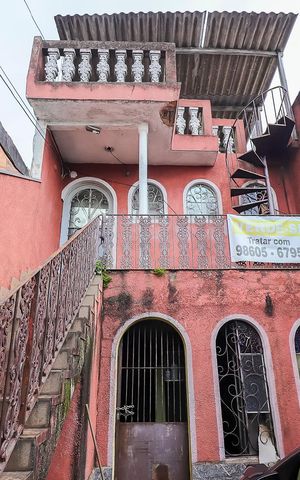 Casa à venda com 106m², 2 quartos e 3 vagasGaragem