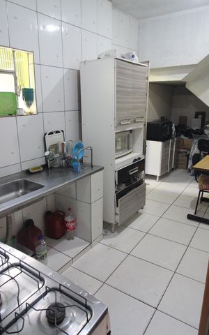 Casa à venda com 660m², 8 quartos e 5 vagasCozinha