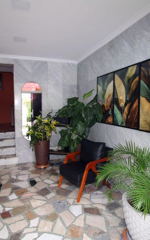 Apartamento à venda com 74m², 3 quartos e sem vagaÁrea comum - Hall de Entrada