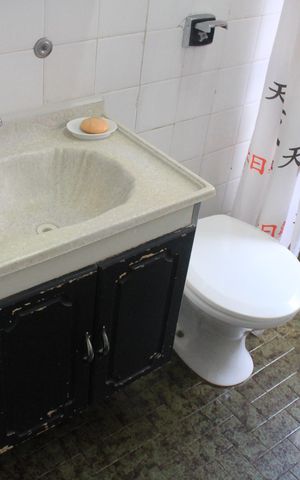 Casa à venda com 240m², 4 quartos e 2 vagasBanheiro 1