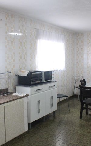Casa à venda com 240m², 4 quartos e 2 vagasCozinha
