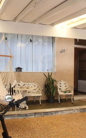 Casa à venda com 240m², 4 quartos e 2 vagasGaragem