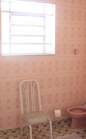 Casa à venda com 240m², 4 quartos e 2 vagasBanheiro 2