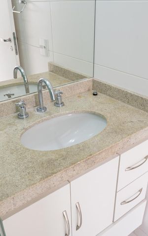 Apartamento à venda com 78m², 2 quartos e 1 vaga Apartamento à venda com 78m², 2 quartos e 1 vagaBanheiro Social