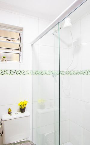 Casa à venda com 198m², 3 quartos e 2 vagas Casa à venda com 198m², 3 quartos e 2 vagasBanheiro social 1