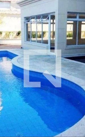 Apartamento para alugar com 152m², 3 quartos e 3 vagas Apartamento para alugar com 152m², 3 quartos e 3 vagasÁrea comum - Piscina