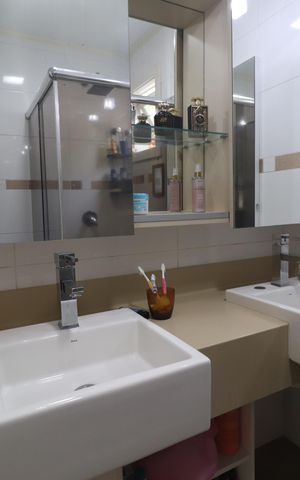 Casa à venda com 180m², 3 quartos e 4 vagasBanheiro