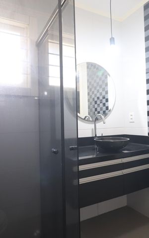 Casa à venda com 180m², 3 quartos e 4 vagasBanheiro 1