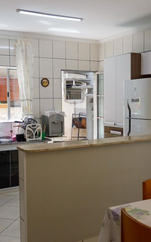 Casa à venda com 173m², 3 quartos e 2 vagas Casa à venda com 173m², 3 quartos e 2 vagasCozinha