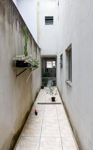 Casa à venda com 173m², 3 quartos e 2 vagas Casa à venda com 173m², 3 quartos e 2 vagasCorredor