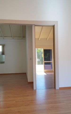 Casa à venda com 220m², 4 quartos e 2 vagasSuíte