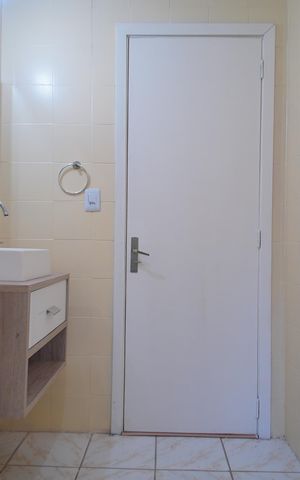 Casa à venda com 220m², 4 quartos e 2 vagasBanheiro 1