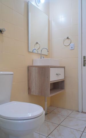 Casa à venda com 220m², 4 quartos e 2 vagasBanheiro 1