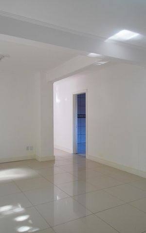 Casa à venda com 220m², 4 quartos e 2 vagasSala