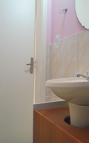Casa à venda com 220m², 4 quartos e 2 vagasLavabo