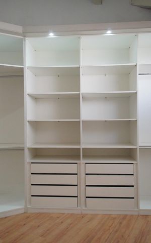 Casa à venda com 220m², 4 quartos e 2 vagasCloset da suíte