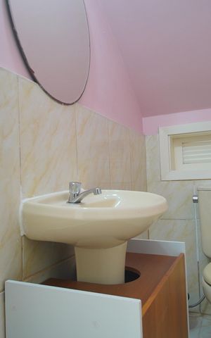 Casa à venda com 220m², 4 quartos e 2 vagasLavabo