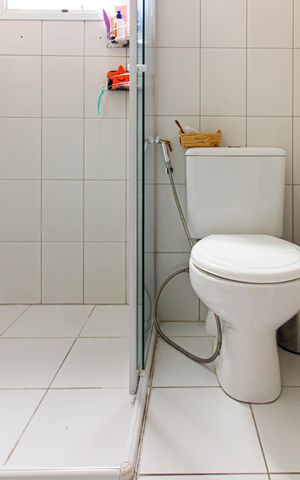 Apartamento à venda com 151m², 4 quartos e 3 vagas Apartamento à venda com 151m², 4 quartos e 3 vagasBanheiro da Suíte 2