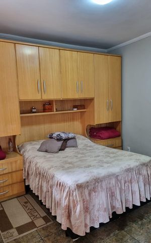 Casa à venda com 90m², 4 quartos e 4 vagas Casa à venda com 90m², 4 quartos e 4 vagasQuarto