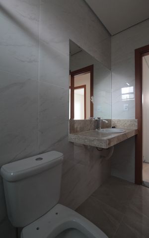 Casa de condomínio à venda com 139m², 3 quartos e 2 vagasBanheiro Social