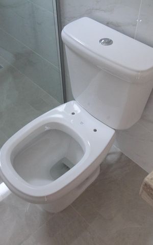 Casa de condomínio à venda com 140m², 3 quartos e 2 vagasBanheiro da Suíte