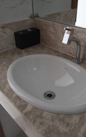 Casa de condomínio à venda com 140m², 3 quartos e 2 vagasLavabo
