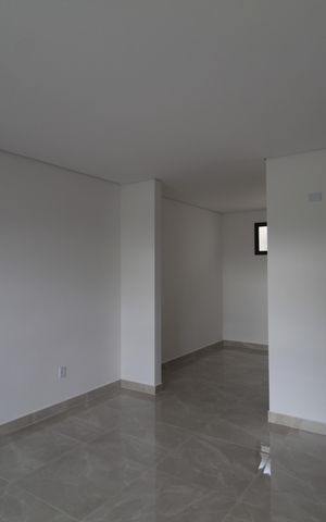 Casa de condomínio à venda com 140m², 3 quartos e 2 vagasSuíte