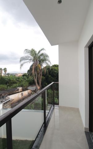 Casa de condomínio à venda com 140m², 3 quartos e 2 vagasVaranda da Suíte