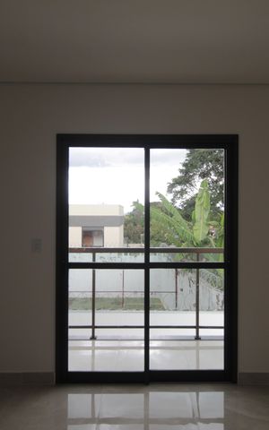 Casa de condomínio à venda com 140m², 3 quartos e 2 vagasSuíte