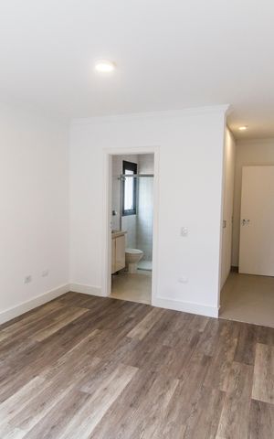 Casa de condomínio à venda com 389m², 4 quartos e 3 vagas Casa de condomínio à venda com 389m², 4 quartos e 3 vagasSuíte 4