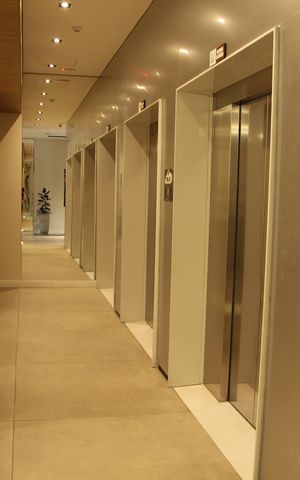 Apartamento à venda com 70m², 2 quartos e 1 vagaElevadores
