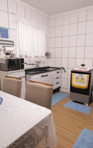 Casa à venda com 200m², 1 quarto e 2 vagas Casa à venda com 200m², 1 quarto e 2 vagasCozinha