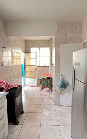 Casa à venda com 292m², 2 quartos e 3 vagas Casa à venda com 292m², 2 quartos e 3 vagasCozinha