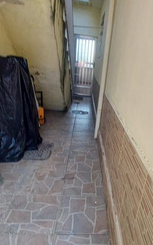 Casa à venda com 292m², 2 quartos e 3 vagas Casa à venda com 292m², 2 quartos e 3 vagasCorredor