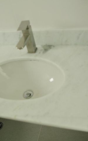 Apartamento à venda com 83m², 2 quartos e 2 vagasSuíte -Banheiro 