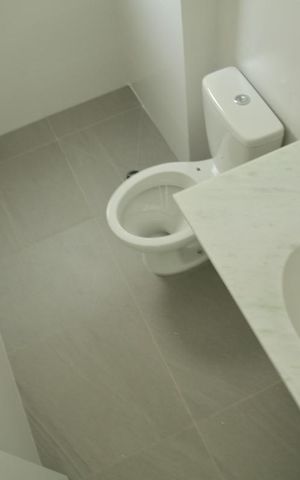 Apartamento à venda com 83m², 2 quartos e 2 vagasSuíte -Banheiro 