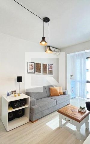 Apartamento à venda com 42m², 1 quarto e 1 vaga Apartamento à venda com 42m², 1 quarto e 1 vagaSala