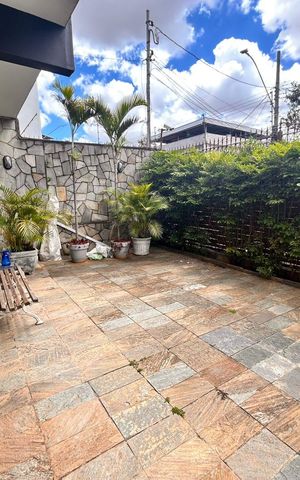 Casa para alugar com 322m², 5 quartos e 4 vagas