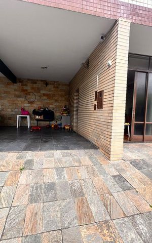 Casa para alugar com 322m², 5 quartos e 4 vagas Casa para alugar com 322m², 5 quartos e 4 vagasÁrea externa