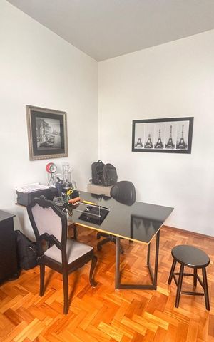 Casa para alugar com 322m², 5 quartos e 4 vagas Casa para alugar com 322m², 5 quartos e 4 vagasSala