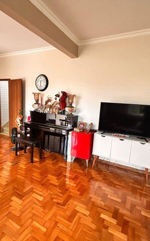 Casa para alugar com 322m², 5 quartos e 4 vagas Casa para alugar com 322m², 5 quartos e 4 vagasSala