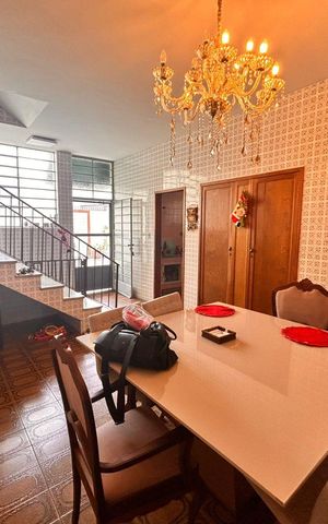 Casa para alugar com 322m², 5 quartos e 4 vagas Casa para alugar com 322m², 5 quartos e 4 vagasSala