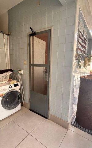 Casa para alugar com 322m², 5 quartos e 4 vagas Casa para alugar com 322m², 5 quartos e 4 vagasÁrea de serviço