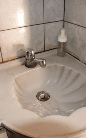 Casa à venda com 80m², 2 quartos e 3 vagasBanheiro 2